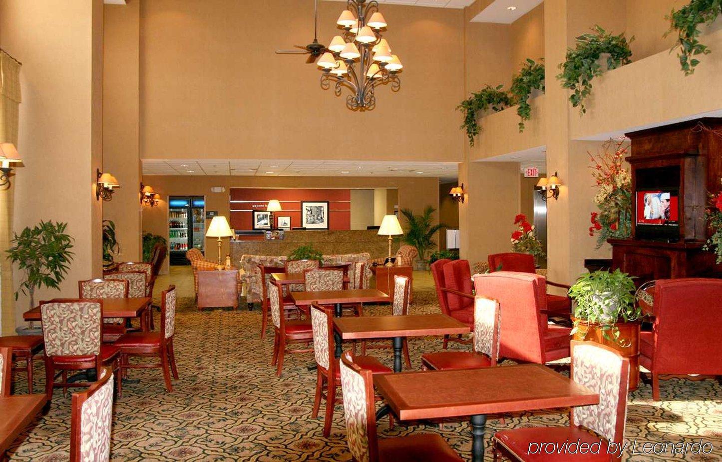 Hampton Inn & Suites Dothan Exterior photo