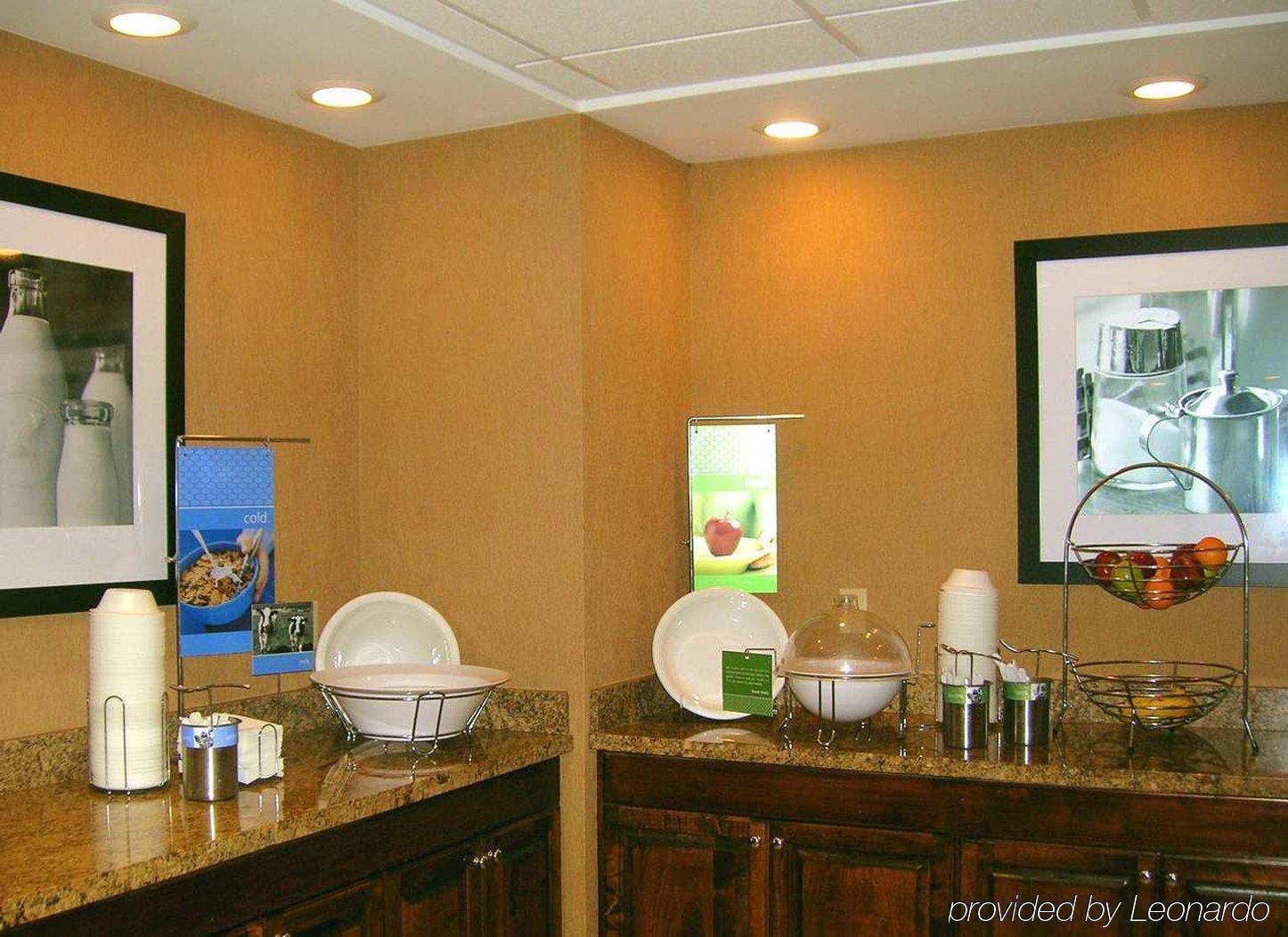 Hampton Inn & Suites Dothan Restaurant photo