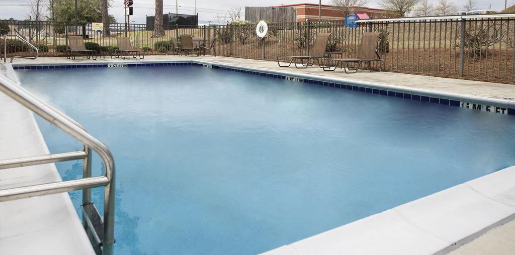 Hampton Inn & Suites Dothan Exterior photo