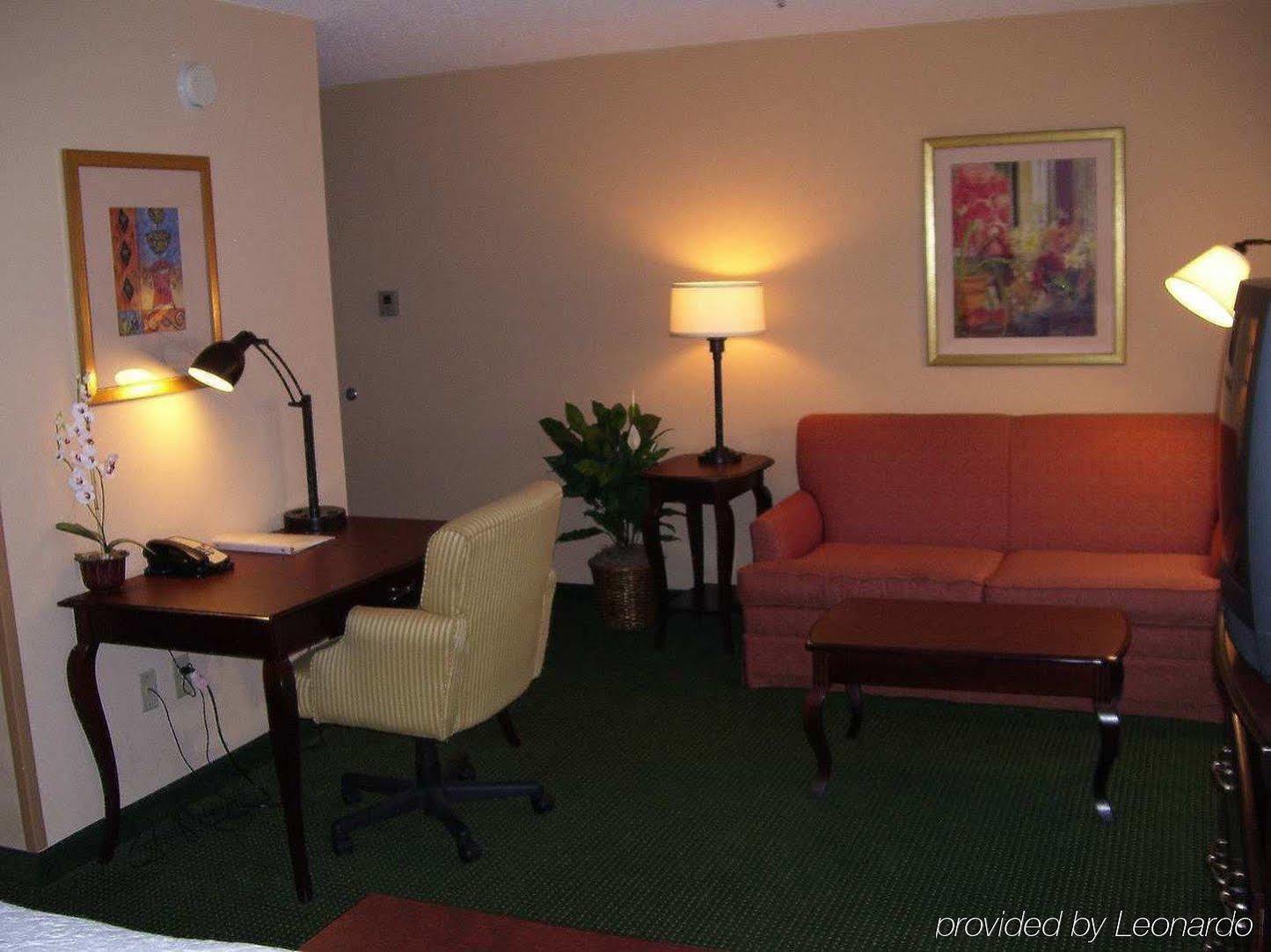 Hampton Inn & Suites Dothan Room photo